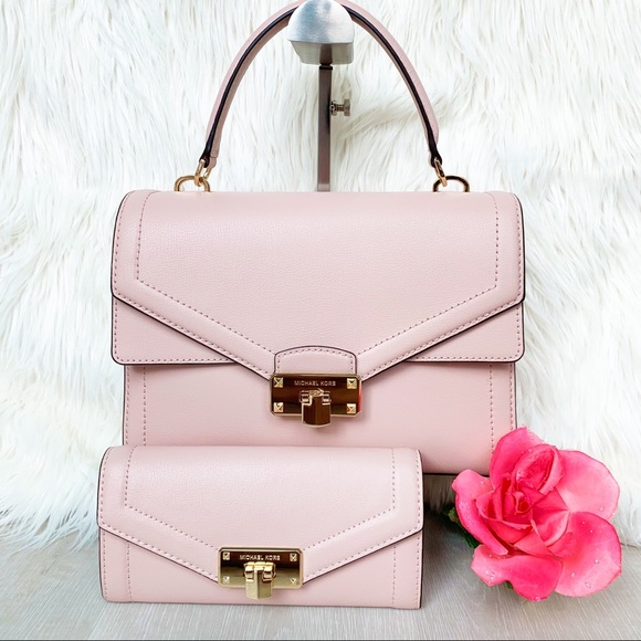 Michael Kors Handbags - NWT Michael Kors Kinsley Satchel Wallet Set
